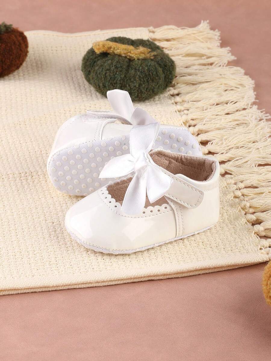 1 Paio di scarpe per ragazze con fiocco, design in pizzo traforato, chiusura a strappo, punta tonda carina e versatile, adatte per primavera e autunno - Bianco - Visualizzare 1
