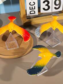 1-3pcs/Set Random Color Balanced Eagle & Transparent Pyramid Base Creative Anti-Stress Toys