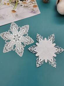1pc Christmas Snowflake Die-Cut Embossing Stencil, Metal Cutting Dies For DIY Scrapbooking, Photo Album Decorative Craft, Silver Grey Christmas Theme Paper Card Making Tool