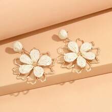 1 Pair Versatile Raffia Hollow Flower Straw Earrings, Casual Resort Style, Colorful Woven Floral Pendant Earrings, Fashionable & Unique, Suitable For Women Daily Wear & Holiday