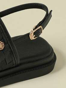 Giày sandal nữ đế dày, quai cài, khóa cài, họa tiết dệt không đều, phong cách retro bohemian, hở mũi, thoải mái, thoáng khí, thích hợp đi ngoài trời, đi biển, bộ sưu tập Xuân/Hè 2026, sandal La Mã quai ngang màu đen, mũi tròn, họa tiết dệt không đều, cỡ lớn 41-43. - màu đen - Xem 8