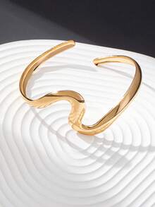 1pc Fashionable Geometric Wave Open Bangle, Smooth Minimalist Asymmetrical Arm Cuff, Suitable For Vacation And Daily Wear