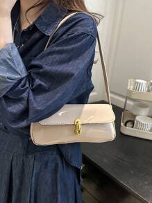 复古仿皮翻盖装饰腋下单肩包，女士适用，适合约会、外出、聚会，也可作钱包使用，尤其适合年轻女性、大学生、新婚夫妇、上班族。是办公室、学校、工作、商务、通勤、户外活动、旅行和野餐的理想之选。 - 卡其色 - 查看 3