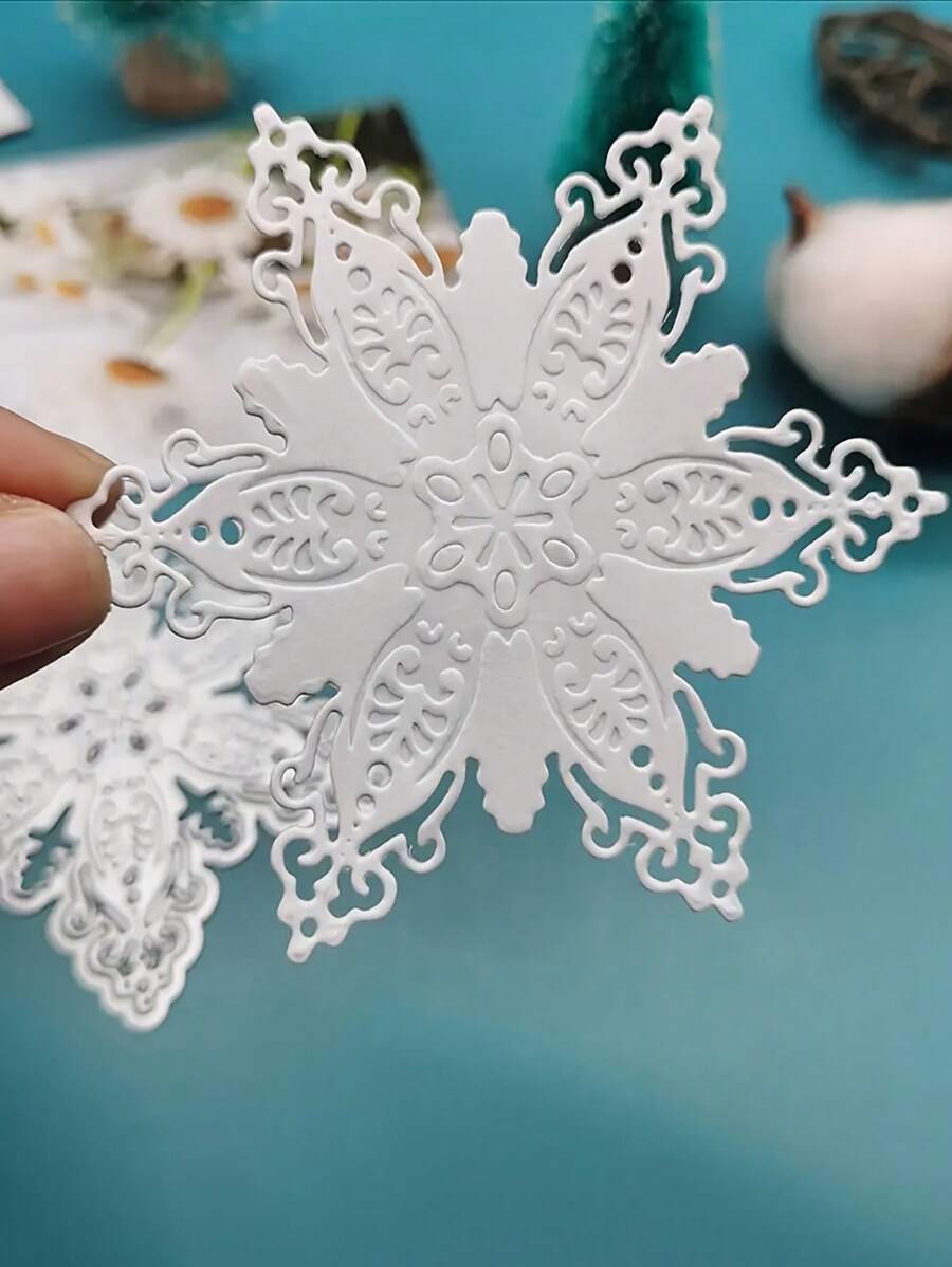 1pc Christmas Snowflake Die-Cut Embossing Stencil, Metal Cutting Dies For DIY Scrapbooking, Photo Album Decorative Craft, Silver Grey Christmas Theme Paper Card Making Tool