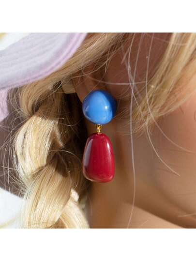 1 Pair Vintage Style Earrings With Contrasting Red And Blue Colors, Stylish And High-End, Versatile Women's Earrings. Note: Due To Photography Lighting And Angle, There May Be A Slight Color Difference Between The Actual Product And The Image.