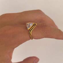 VKHK 1pc Luxury 18K Gold Plated Stainless Steel Triangle Cubic Zirconia Single Ring, Suitable For Women Everyday Or Wedding Wear, Gift