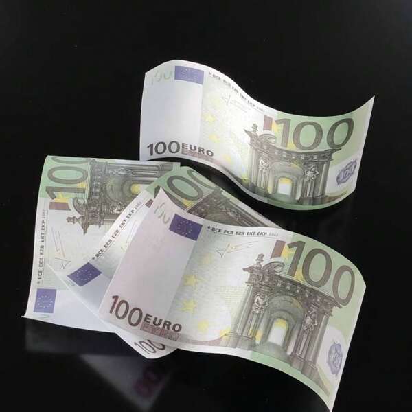 100pcs Small Size 11*6.15cm Replica 100 Euro Banknotes, Fake Euro Prop Paper, 100pcs Normal Size Replica 100 Euro Fake Banknotes Prop Paper For Origami, Euro Shape Fake Currency Display Prop Paper, Suitable For Cake Decoration, Fake Euro Atmosphere Prop, Holiday Gift