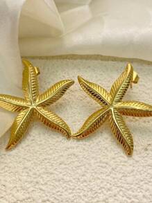 A Set Of 6 Fashionable And Elegant Golden Stainless Steel Earrings For Women, Featuring Jewelry Elements Such As Starfish, Shells, Seashells And Feathers, Free Of Allergens, With Long-Lasting Colors, Suitable For Daily Wear And A Graduation Season Gift.