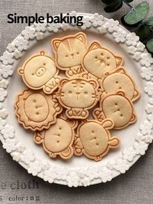 1 件卡通动物图案饼干模具，亲子糖霜饼干工具，开学季便当用品，可爱小动物图案（小猪、小老鼠、小熊、小松鼠、小兔子、小老虎、小猫、小柴犬、小狮子）饼干印章，一个饼干切刀，一个甜点模具。饼干角色。厨房糕点制作工具 - 白色 - 查看 3