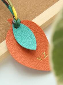 1 pieza Llavero personalizado con iniciales y forma de fruta con cuerda de satén colorida, monograma dorado personalizado de cereza como accesorio para bolsas, llavero personalizado y lindo en forma de manzana, melocotón, limón, mango, pera como accesorios para bolsos, regalo para mujer para boda o San Valentín - Multicolor - Ver 11