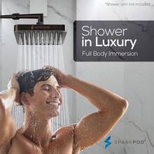 SparkPod Cabezal de regadera -Lluvia de alta presión -Diseño cromo moderno y lujoso -Instalación sencilla sin herramientas -El reemplazo ajustable perfecto para los cabezales de regadera de tu baños - Clásico aceptado en bronce - Cuadrado de 6" - Ver 6