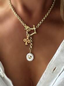 1 件金色女士项链，配有巴洛克风格仿珍珠和镶钻马蹄扣，搭配十二生肖吊坠，独特的魅力设计感，优雅精致，适合节日派对。