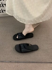 Women Athletic & Outdoor Sandals & Slides - 黑色 - 查看 2