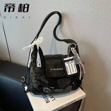 Women Shoulder Bags - 粉紅色帶掛件 - 查看 5
