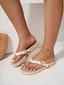 手工制作的天然贝壳和海星水钻装饰带，草编设计平底时尚休闲沙滩凉鞋，3CM厚底撞色人字拖，女士软底防滑超轻平底人字拖，适合海滩、度假和旅行 - Beige and White/Contrast - 查看 8