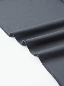 男士轻便透气弹力跑步裤，夏季穿着，带拉链口袋和抽绳腰带，采用柔软舒适的冰丝面料，纯色运动裤，适合休闲、户外、健身、度假、钓鱼等场合。 - 深灰色 - 查看 9