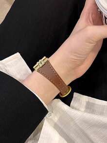 皮革表带 20mm/22mm 替换表带兼容三星 Galaxy Watch 7/6/5/4 Active 2 40/44mm、Watch 6 Classic 43/47mm、Watch 5 Pro 45/44/40mm、Watch 4 40/44mm、Watch 3 41mm、Watch 7 40/44mm、Galaxy Watch FE、金色金属扣、适合男士和女士、方便的快速释放、时尚的设计 - 棕色 - 查看 9