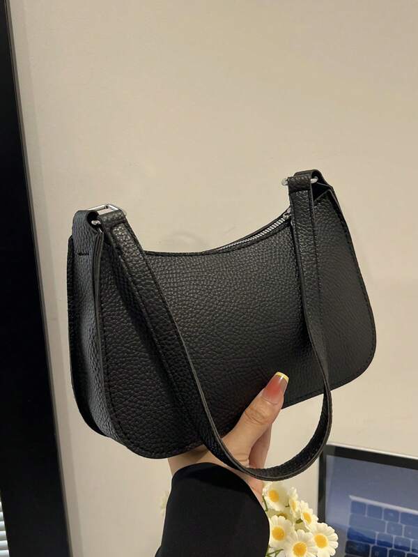 حقيبة كتف فاخرة ذات لون أحادي برسومات محفورة للنساء للاستخدام اليومي البسيط