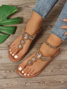 最新款式波西米亚人字拖凉鞋，平底休闲凉鞋