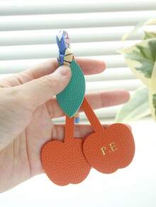 1 pieza Llavero personalizado con iniciales y forma de fruta con cuerda de satén colorida, monograma dorado personalizado de cereza como accesorio para bolsas, llavero personalizado y lindo en forma de manzana, melocotón, limón, mango, pera como accesorios para bolsos, regalo para mujer para boda o San Valentín - Multicolor - Ver 9
