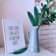 50/100pcs Colorful Goose Feathers, 15-20cm, Soft & Fluffy, High-End Quality, Vibrant Colors, Suitable For Wedding Decor, Photography Props, DIY Crafts, Studio Backdrops, Display Windows And Party Decorations. (Red Feathers) - Multicolor - View 2