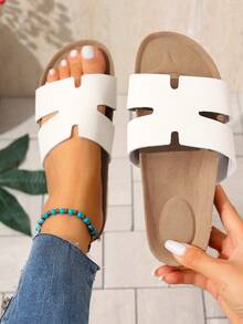 女士平底凉鞋，人字形，交叉带设计，带扣装饰，纹理鞋垫，增强脚底感觉，适合海滩、家居服、夏季，有卡其色、米色、棕色、黑色可选 - 米色 - 查看 3