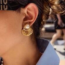 海洋度假风格 18K 镀金不锈钢防水海星贝壳耳钉珍珠海螺耳环女款 - 金黃色 - 查看 3