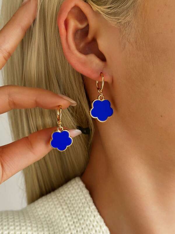 1 par de brincos de metal com pingente de trevo da sorte