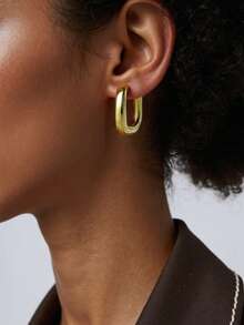 一对金色简约光滑U形环状耳环