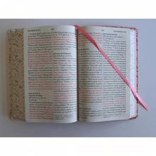 Biblia RV1960 LETRA GIGANTE Rosada Con Flores Imitación Piel 14 puntos con canto pintado - Libro único - Ver 3