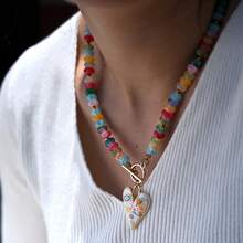 Collar con colgante de corazón de cuentas de vidrio de colores, collar popular y artesanal de estilo boho y moda Y2K para mujer - vistoso - Ver 2