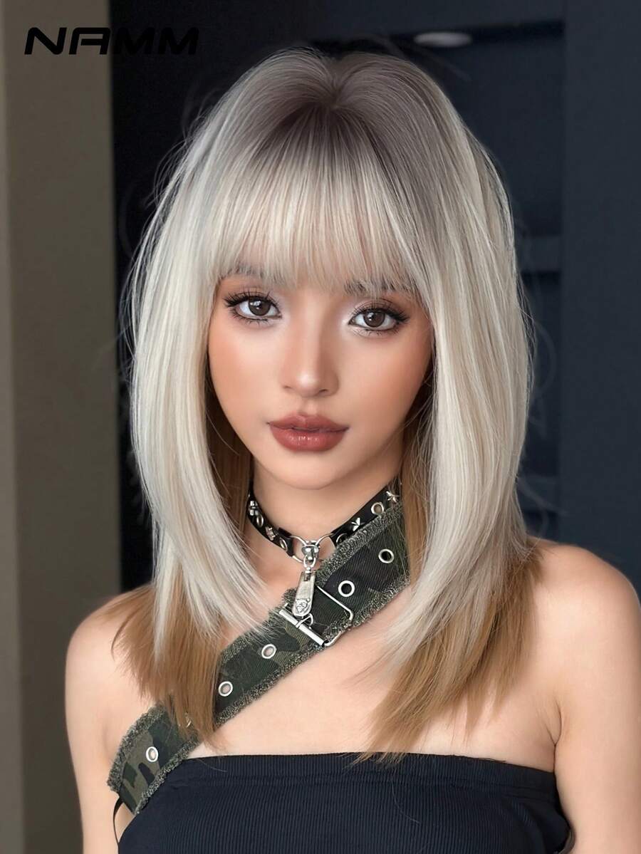 NAMM 18 英寸时尚齐肩假发，渐变银棕色假发，带刘海深色发根，蓬松全机高密度合成纤维分层假发，适合女孩日常、街头服饰、音乐节派对摄影假发，非常适合开学季、万圣节角色扮演动漫或服装使用
