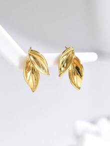 1 Pair Fashionable Gold Willow Leaf Stud Earrings, Simple Smooth Metallic Luster Delicate Small Design, Suitable For Various Styles To Enhance Elegance - Yellow Gold - View 12