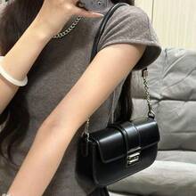 Women Shoulder Bags - 黑色 - 查看 1