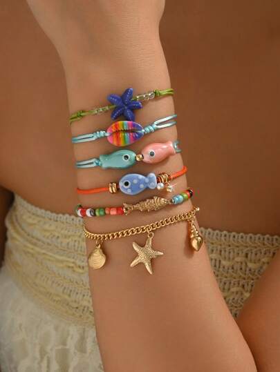 1pc Elegant & Lovely Bohemian Ocean Elements Ceramic Small Fish, Golden Starfish, Golden Seashell, Golden Shell, Multicolor Beads, Golden Chain, Rhinestones, Golden Small Fish, Dopamine Style Bracelet For Women, Suitable For Beach, Party, Daily Wear, Gift For Graduation, School Opening Season. Color Combination Of Beads May Vary From Official Images, Minor Imperfections From High Temperature Ceramic Painting Are Inevitable.