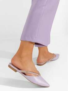 女士平底一脚蹬鞋，波西米亚风基本款纯色链条装饰，时尚优雅，适合派对和日常穿着