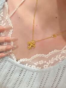 1 stuk roestvrijstalen Chinese stijl gouden holle irisbloem hanger ketting, delicate micro-ingelegde luxe choker voor vrouwen