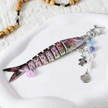 1个手工鱼形钥匙扣，海洋主题包包挂饰，海洋钥匙链，仿真鱼饵钥匙链，串珠鱼形吊坠，海龟，海豚，贝壳和星星珠子，渔夫礼物，学校汽车装饰，可爱哥特风Y2K包带挂绳，圣诞汽车装饰，送给老师、朋友、姐妹的创意礼物 - 彩色 - 查看 11