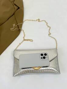 纯色金属边饰纹理单肩包，翻盖链条信封斜挎包，适合约会/正式场合、购物、装钱包、手机等，是年轻女性、大学生、新婚夫妇、上班族女性的理想之选。也适用于办公室、大学、工作、商务、通勤、户外活动、旅行和短途旅行。 - 銀色 - 查看 8