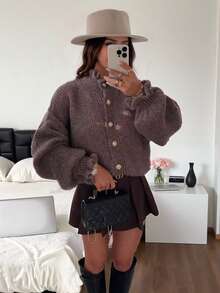 Suéter de punto de mujer Joy, de moda y versátil, con cuello medio alto, adorno de volantes y botones metálicos, estilo francés casual, para oficina, salir, fiestas, Navidad y Año Nuevo