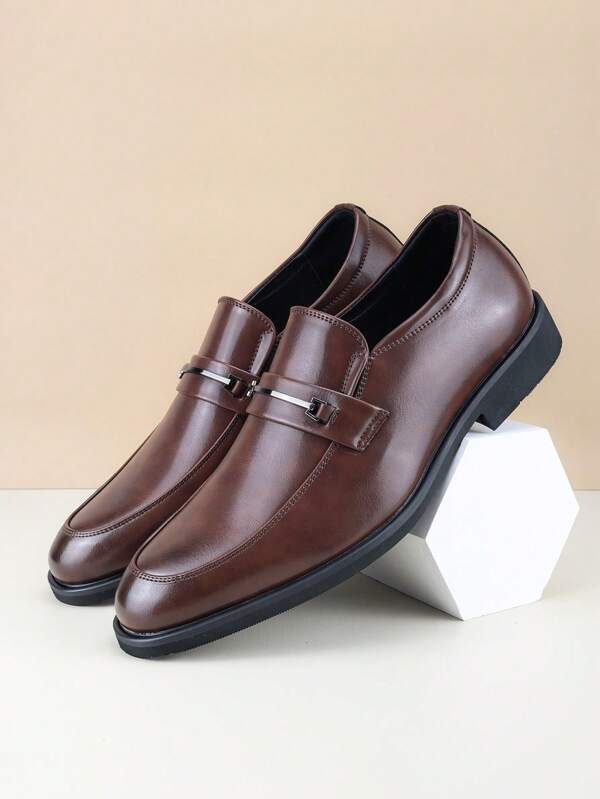 Nuevo conjunto de negocios Mocasines deslizantes Zapatos de lujo para caballero elegante de moda Superficie brillante Sólido Transpirable Cómodo Suela antideslizante Resistente al desgaste Tacón bajo Ligero Zapatos casuales diarios para hombre Zapatos formales para graduación, banquete, oficina, fiesta, boda, vacaciones Estilos de primavera, verano, otoño, Zapatos extra grandes para hombre, por favor elija una talla talla grande pequeña