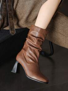 Botas de tacón alto elegantes y versátiles de ajuste ceñido, botas de tobillo de moda con tacón grueso, puntera cuadrada y plisadas, estilo vintage - Marrón - Ver 5