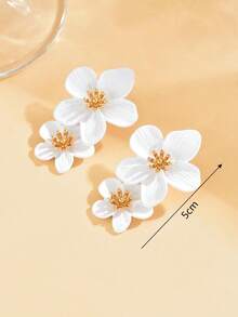 一对复古优雅金色花朵耳钉耳环，适合送给朋友的休闲礼物 - 白色 - 查看 3