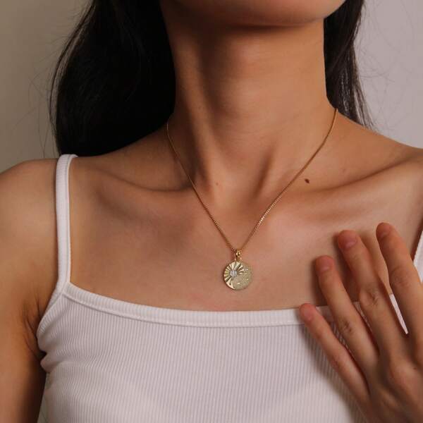 1 Piece Delicate Sun Pattern Zirconia 18K Gold Plated Women's Necklace, Fashionable Women's Gold Necklace