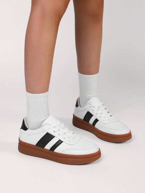 Spring New Versatile Flat Casual Sneakers, Soft Sole Outdoor Retro Sporty Shoes