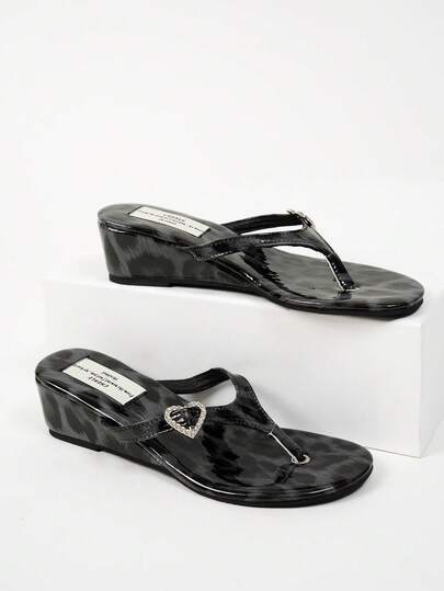 女式黑色豹纹水钻心形装饰加大码坡跟沙滩凉鞋（小1码），2025年夏季新款，适合海滩度假，欧美风格坡跟人字拖，时尚百搭轻便休闲人字拖