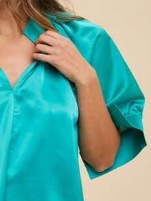 Womens Casual Satin Blouse Elegant Loose Fit Draped V Neck Top Chic Oversized Dolman Sleeve Office Workwear Modern Professional Turquoise Three Quarter Length Sleeves Evening Party Night Out Date - EMERALD - 查看 3