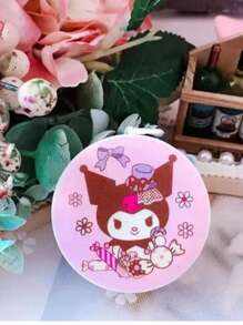 Sanrio 1 pièce Sanrio Hello chat Ruban à mesurer rétractable de dessin animé Kawaii, règle souple, ruban à mesurer à verrouillage automatique - décoration suspendue miniature (max 40 cm), appuyer sur le nez pour rétracter - mini règle de dessin animé mignonne avec design nœud rose, portable et souple, convient pour la taille, la poitrine et l'usage domestique