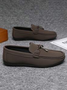 Ademende, comfortabele instappers voor heren in Britse stijl, minimalistisch design, veelzijdige, casual outdoorschoenen voor de zomer