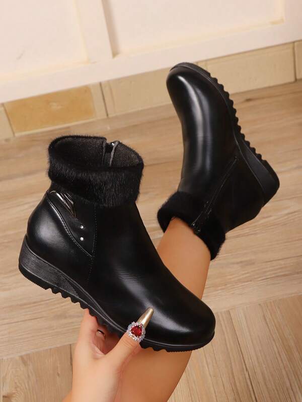 Nuevas botas cortas para mamá de talla grande, con forro térmico para otoño e invierno, tacón de cuña, cómodas, antideslizantes, botines cortos